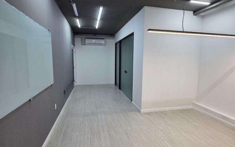 Sala Comercial Centro Executivo Carl Hoepcke
