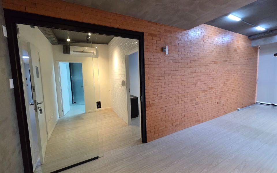Sala Comercial Centro Executivo Carl Hoepcke