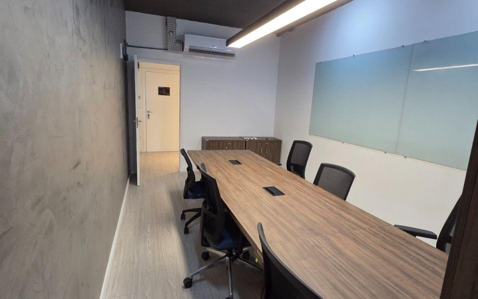 Sala Comercial Centro Executivo Carl Hoepcke