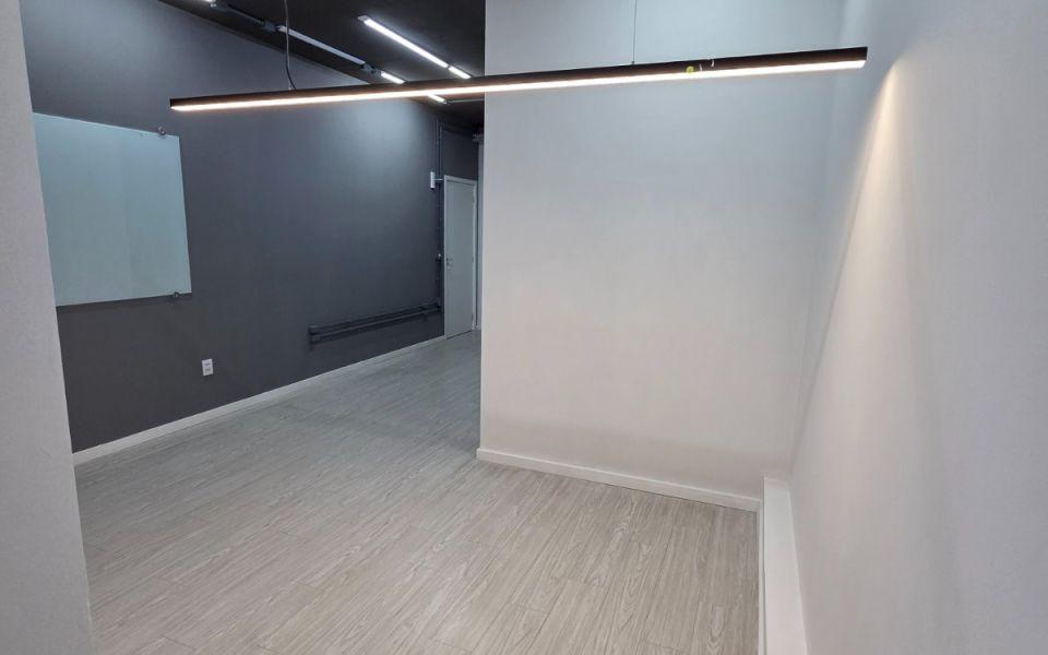 Sala Comercial Centro Executivo Carl Hoepcke